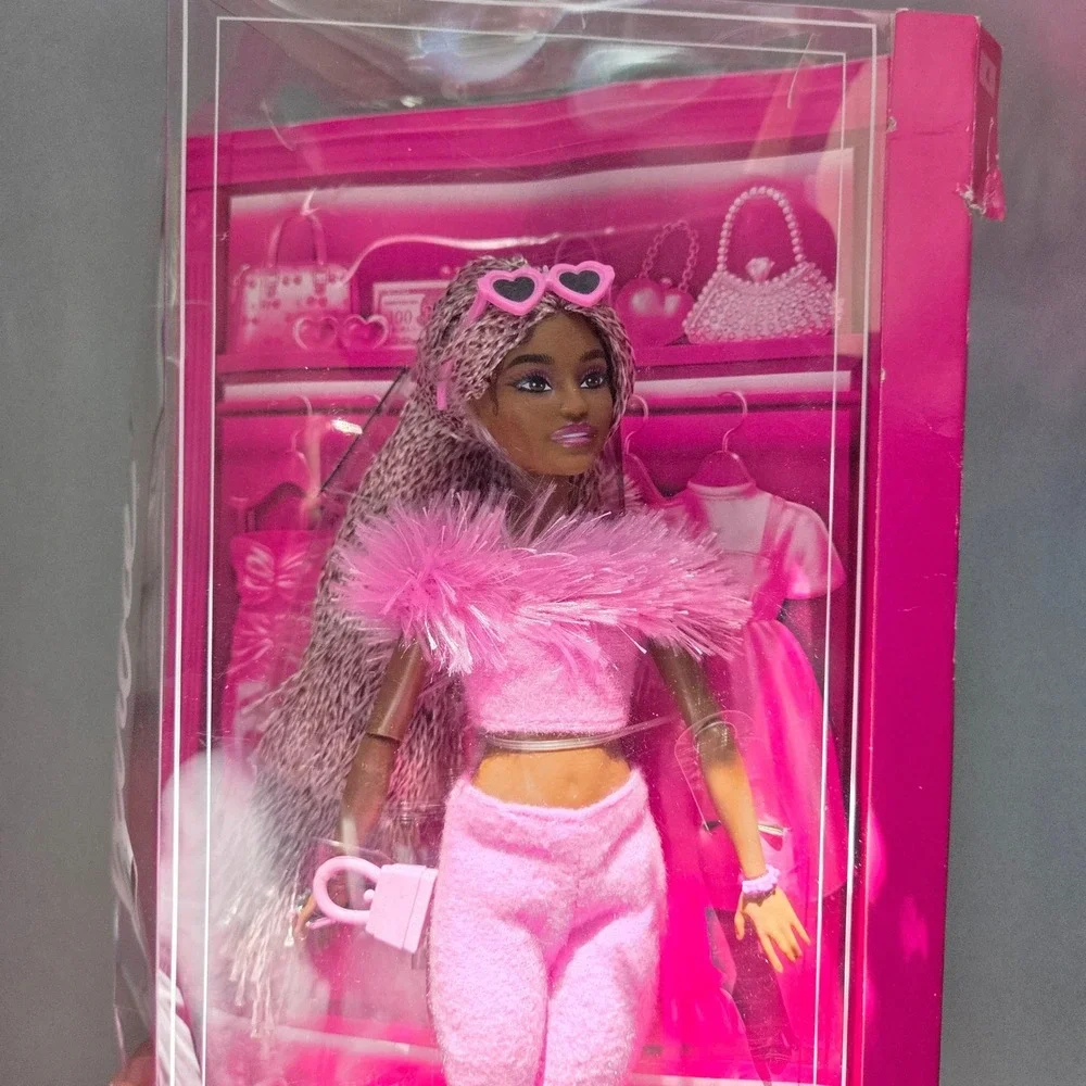 Barbie Deluxe Style Doll Pink Fashion Outfit Mattel HYV28 New‎ Box Wear